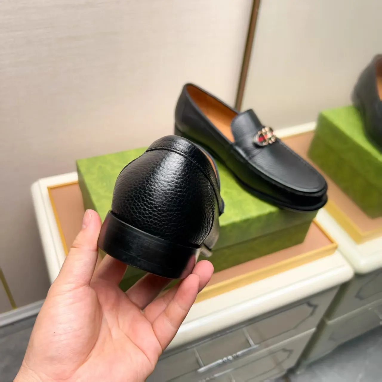 Men's men's shoes 💰460 🆘【GUCCI】Gucci ·🐂里· Hot-selling pea shoes top brand luxury, top quality, the latest fashion pea shoes.. The upper is made of original first-layer cowhide. (Full first-layer water-dyed 🐂 leather·inner). The original stylish and stylish soft rubber wear-resistant and non-slip outsole is light and comfortable on the foot, available in 3 colors! Matching code: 38-44 (customized at 45.46.47)